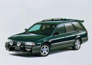 Nissan Avenir Salut 1995 года